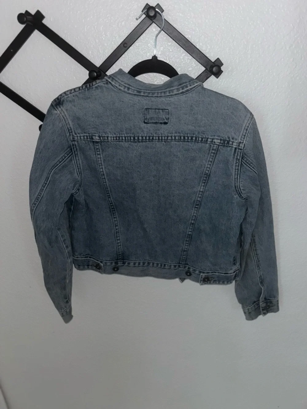 Nautica Denim Jacket Light Wash Cropped Distressed Women’s Medium - Picture 4 of 4